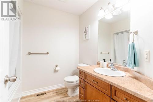 280 Simcoe Unit# Upper, Amherstburg, ON - Indoor Photo Showing Bathroom