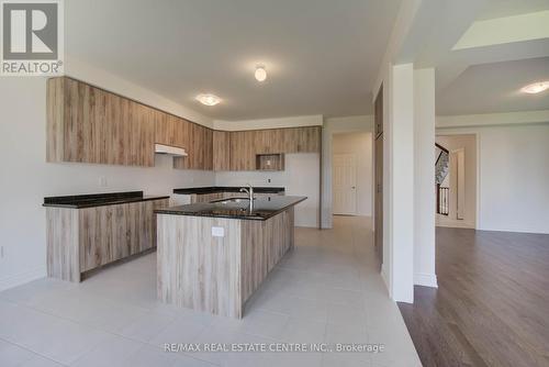 154 Attwater Drive, Cambridge, ON - Indoor Photo Showing Kitchen