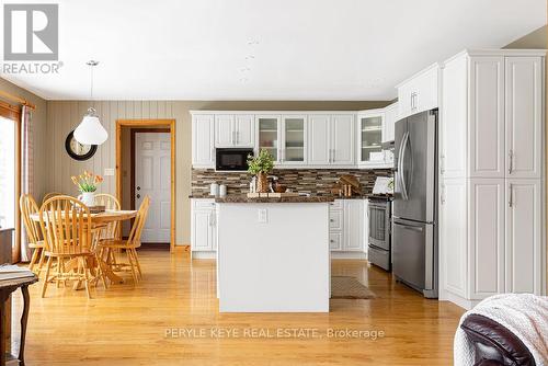 200 Edgemere Road E, Huntsville, ON - Indoor Photo Showing Kitchen With Stainless Steel Kitchen With Upgraded Kitchen