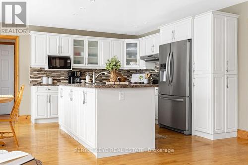 200 Edgemere Road E, Huntsville, ON - Indoor Photo Showing Kitchen With Stainless Steel Kitchen With Upgraded Kitchen