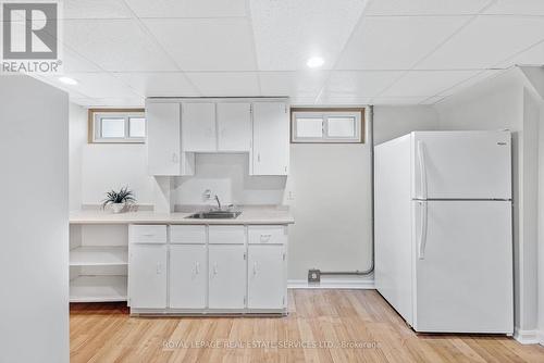 47 Endfield Avenue, Hamilton, ON - Indoor Photo Showing Kitchen