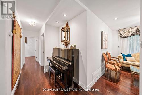 32 Larabee Crescent, Toronto, ON - Indoor Photo Showing Other Room