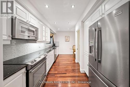 32 Larabee Crescent, Toronto, ON - Indoor Photo Showing Kitchen With Stainless Steel Kitchen With Upgraded Kitchen