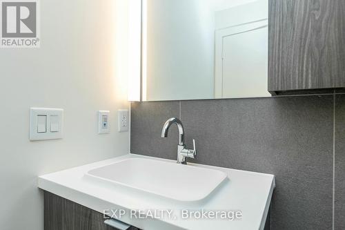 1112 - 35 Mercer Street, Toronto, ON - Indoor Photo Showing Bathroom