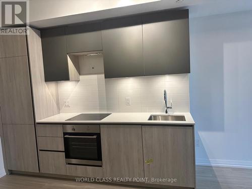 3409 - 8 Widmer Street, Toronto, ON - Indoor Photo Showing Kitchen