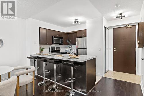 1003 - 30 Grand Trunk Court, Toronto, ON - Indoor Photo Showing Kitchen