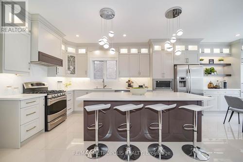 5 Oakmoor Lane, Markham, ON - Indoor Photo Showing Kitchen With Upgraded Kitchen