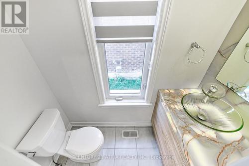 12 Twinflower Lane, Richmond Hill, ON - Indoor Photo Showing Bathroom