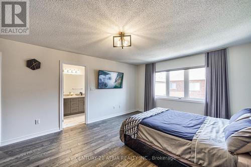 12 Twinflower Lane, Richmond Hill, ON - Indoor Photo Showing Bedroom