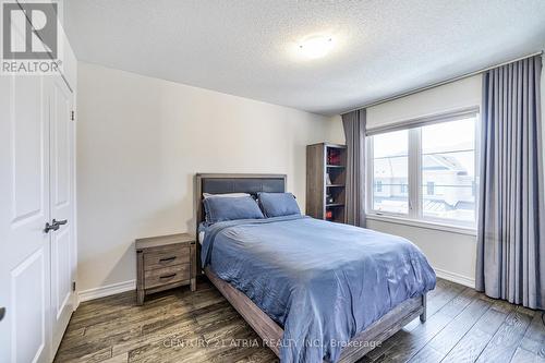 12 Twinflower Lane, Richmond Hill, ON - Indoor Photo Showing Bedroom