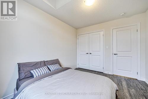 12 Twinflower Lane, Richmond Hill, ON - Indoor Photo Showing Bedroom