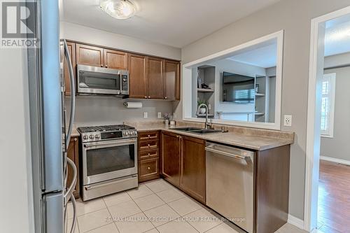 91 Majesty Boulevard, Barrie, ON - Indoor Photo Showing Kitchen With Stainless Steel Kitchen With Double Sink