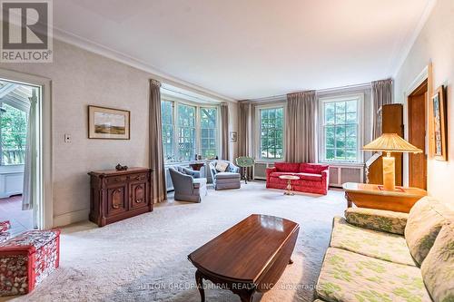 987 Royal York Road, Toronto, ON - Indoor Photo Showing Living Room