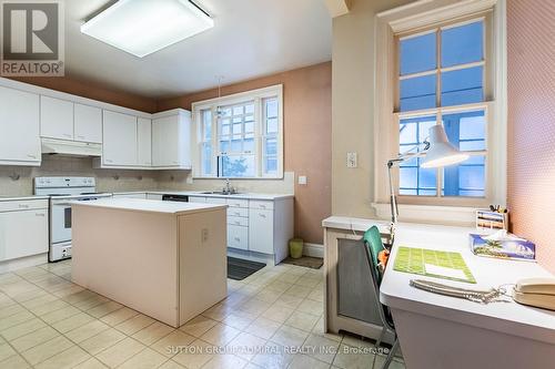 987 Royal York Road, Toronto, ON - Indoor Photo Showing Kitchen