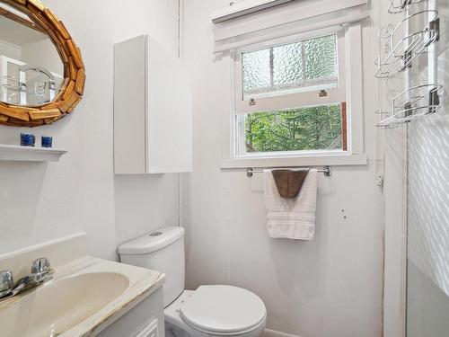 Bathroom - 60 Rue Asselin, Sainte-Mélanie, QC - Indoor Photo Showing Bathroom