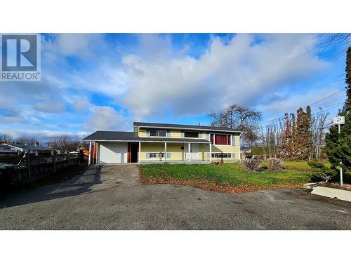 850 Kiniski Road, Kelowna, BC - Outdoor With Facade