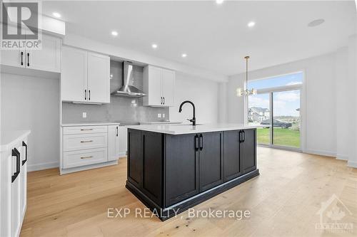 437 Fleet Canuck, Ottawa, ON - Indoor Photo Showing Kitchen With Upgraded Kitchen