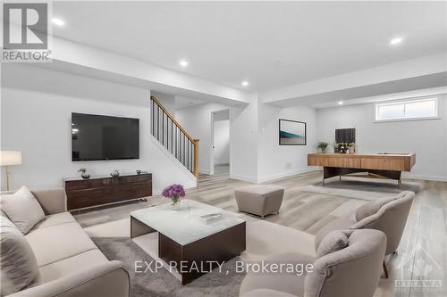 437 Fleet Canuck, Ottawa, ON - Indoor Photo Showing Living Room