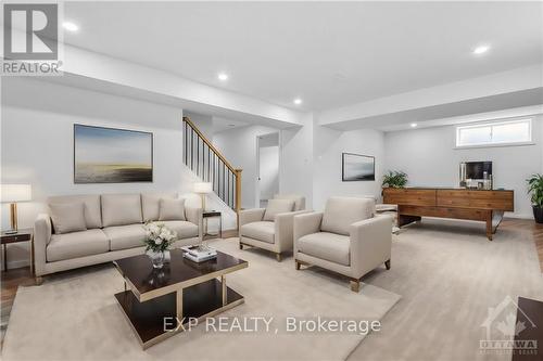 437 Fleet Canuck, Ottawa, ON - Indoor Photo Showing Living Room