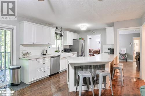 1005 Road 3300, Gravenhurst, ON - Indoor Photo Showing Kitchen