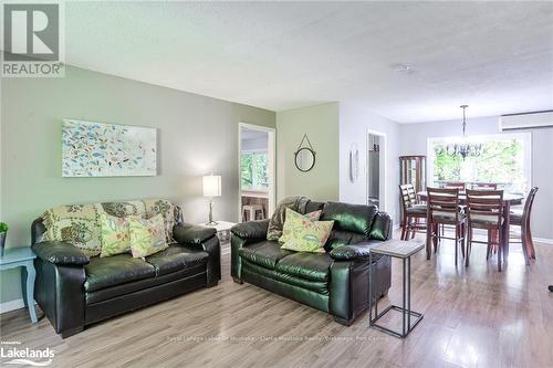 1005 Road 3300, Gravenhurst (Muskoka (S)), ON - Indoor Photo Showing Living Room