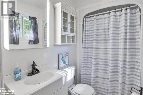 1005 Road 3300, Gravenhurst, ON - Indoor Photo Showing Bathroom