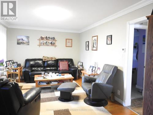 584150 Beachville Road, South-West Oxford, ON - Indoor Photo Showing Living Room