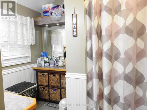 584150 Beachville Road, South-West Oxford, ON - Indoor Photo Showing Bathroom