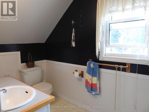 584150 Beachville Road, South-West Oxford, ON - Indoor Photo Showing Bathroom