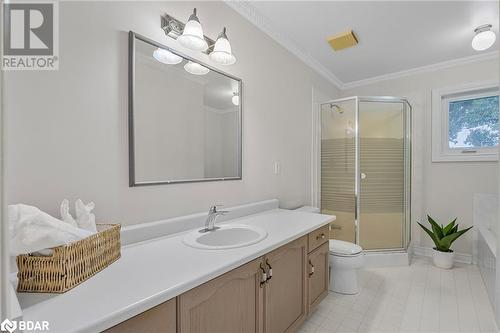 356 W Livingstone Street, Barrie, ON - Indoor Photo Showing Bathroom