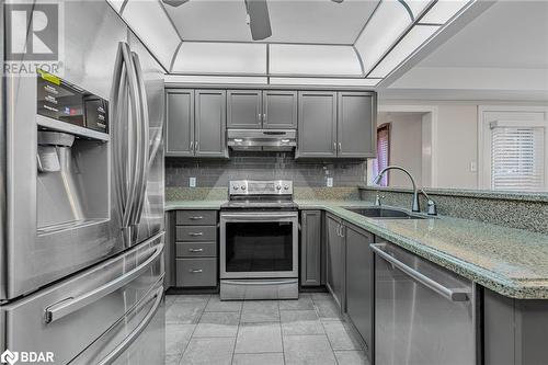 356 W Livingstone Street, Barrie, ON - Indoor Photo Showing Kitchen With Upgraded Kitchen