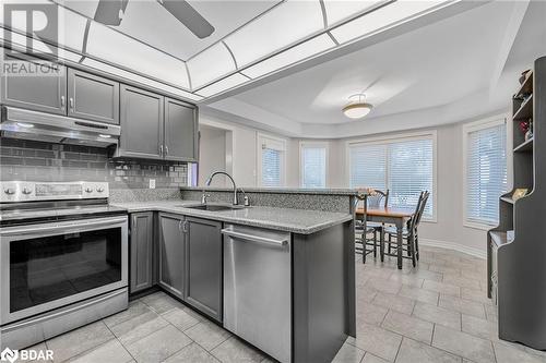 356 W Livingstone Street, Barrie, ON - Indoor Photo Showing Kitchen