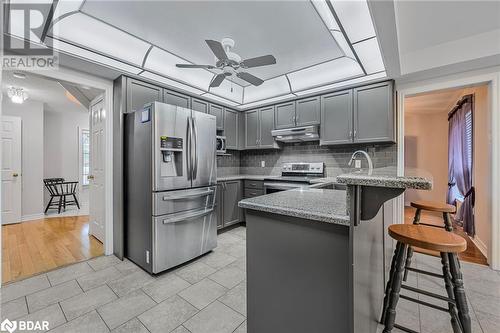 356 W Livingstone Street, Barrie, ON - Indoor Photo Showing Kitchen With Upgraded Kitchen