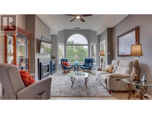 3805 30 Avenue Unit# 409, Vernon, BC - Indoor Photo Showing Living Room With Fireplace