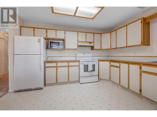 12606 Temple Court Unit# 7, Summerland, BC - Indoor Photo Showing Kitchen