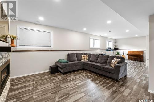 1138 Paton Lane, Saskatoon, SK - Indoor Photo Showing Living Room