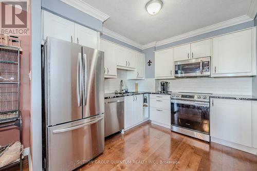 211 - 500 Green Road, Hamilton, ON - Indoor Photo Showing Kitchen