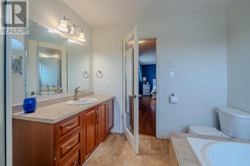 18 Earlston Avenue, Conception Bay South, NL - Indoor Photo Showing Bathroom