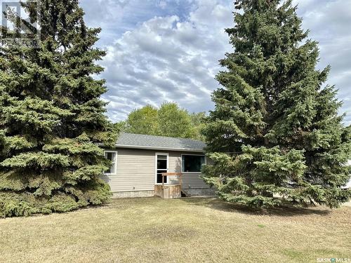 329 7Th Avenue W, Nipawin, SK - Outdoor