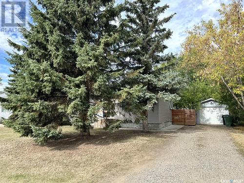 329 7Th Avenue W, Nipawin, SK - Outdoor