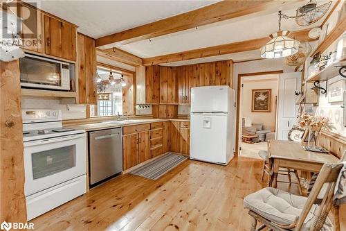 63 Nelson Street, Barrie, ON - Indoor Photo Showing Kitchen