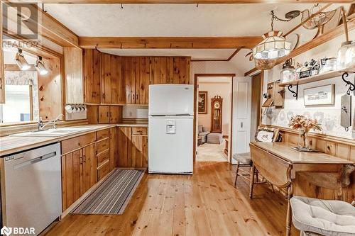 63 Nelson Street, Barrie, ON - Indoor Photo Showing Kitchen