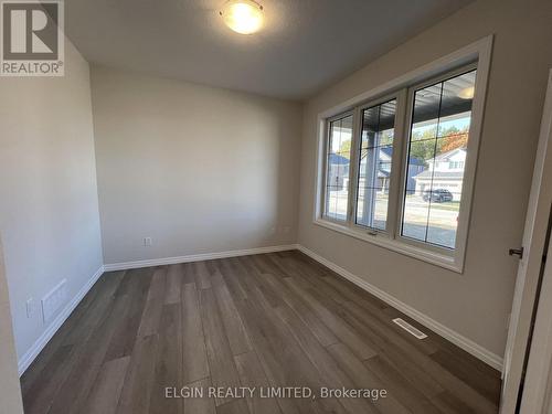 40 Dunning Way, St. Thomas, ON - Indoor Photo Showing Other Room