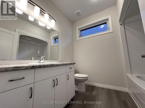 40 Dunning Way, St. Thomas, ON - Indoor Photo Showing Bathroom