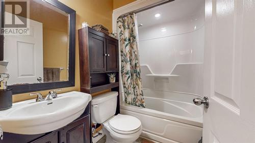 40 Eastaff Street, St. John'S, NL - Indoor Photo Showing Bathroom