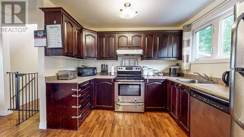 40 Eastaff Street, St. John'S, NL - Indoor Photo Showing Kitchen