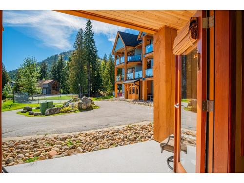 5 - 1008 Olaus Way, Rossland, BC - Outdoor