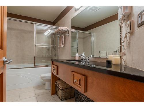 5 - 1008 Olaus Way, Rossland, BC - Indoor Photo Showing Bathroom