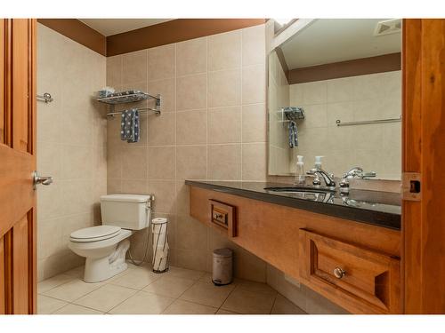 5 - 1008 Olaus Way, Rossland, BC - Indoor Photo Showing Bathroom