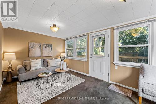 169 Alma Street, Oshawa (O'Neill), ON - Indoor Photo Showing Living Room